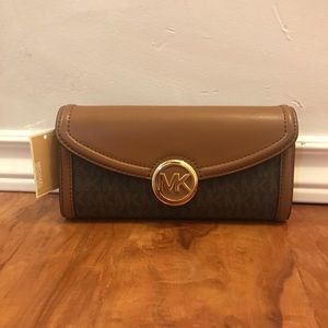 Michael Kors Fulton Large Flap Continental Wallet